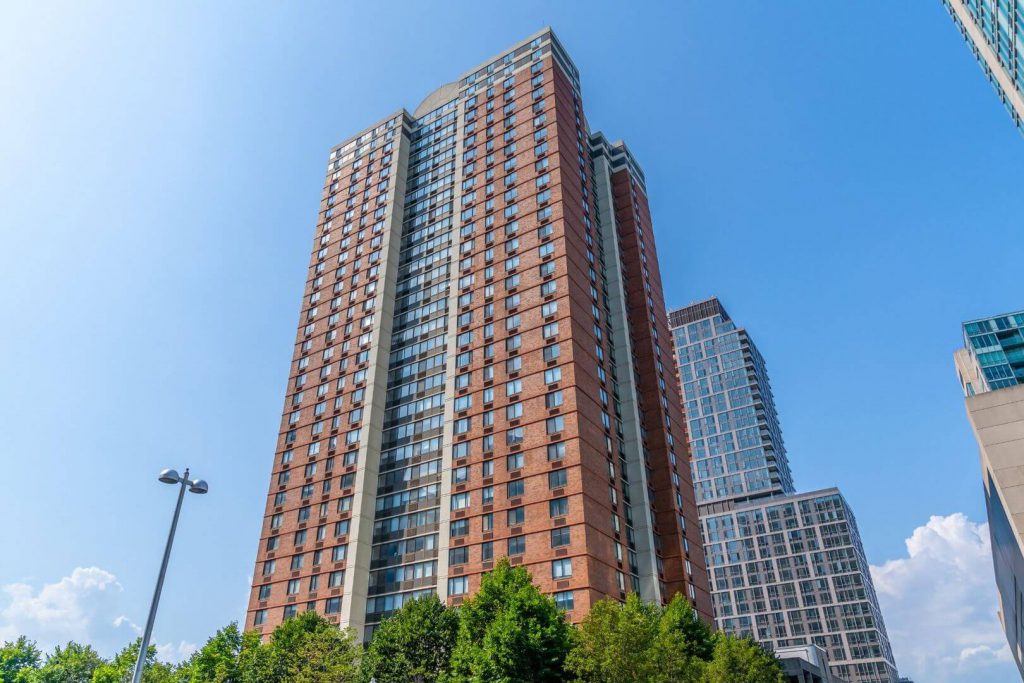 parkside east apartment parking